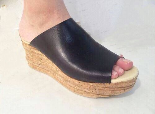 コルクヒールサンダル　黒.jpg