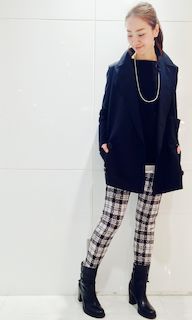 丸首ポンチカットソー　全身 (2).jpg