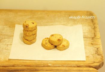 maple biscotti[1].jpg